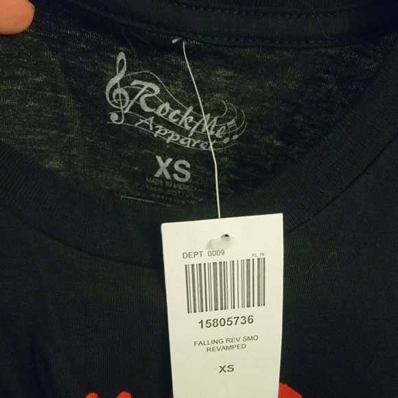 Hot Topic Falling in Reverse Shirt - Picture 3 of 3